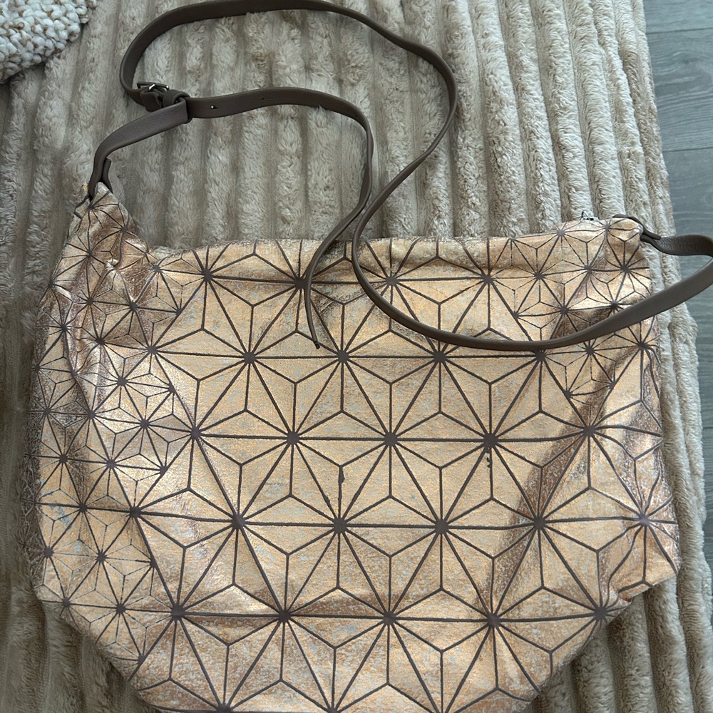 KISIM METALLIC COPPER STAR CROSSBODY BAG
